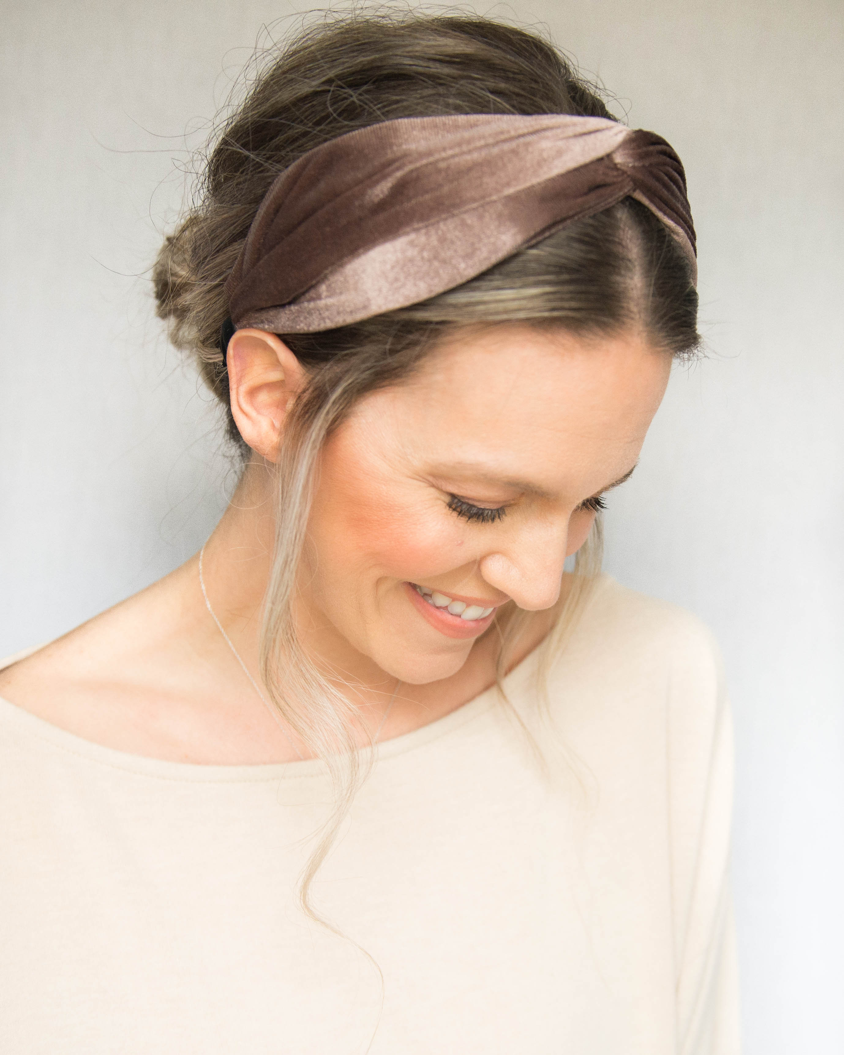 How To Wear A Headband: Effortless Hairstyles For Everyday - Lulus