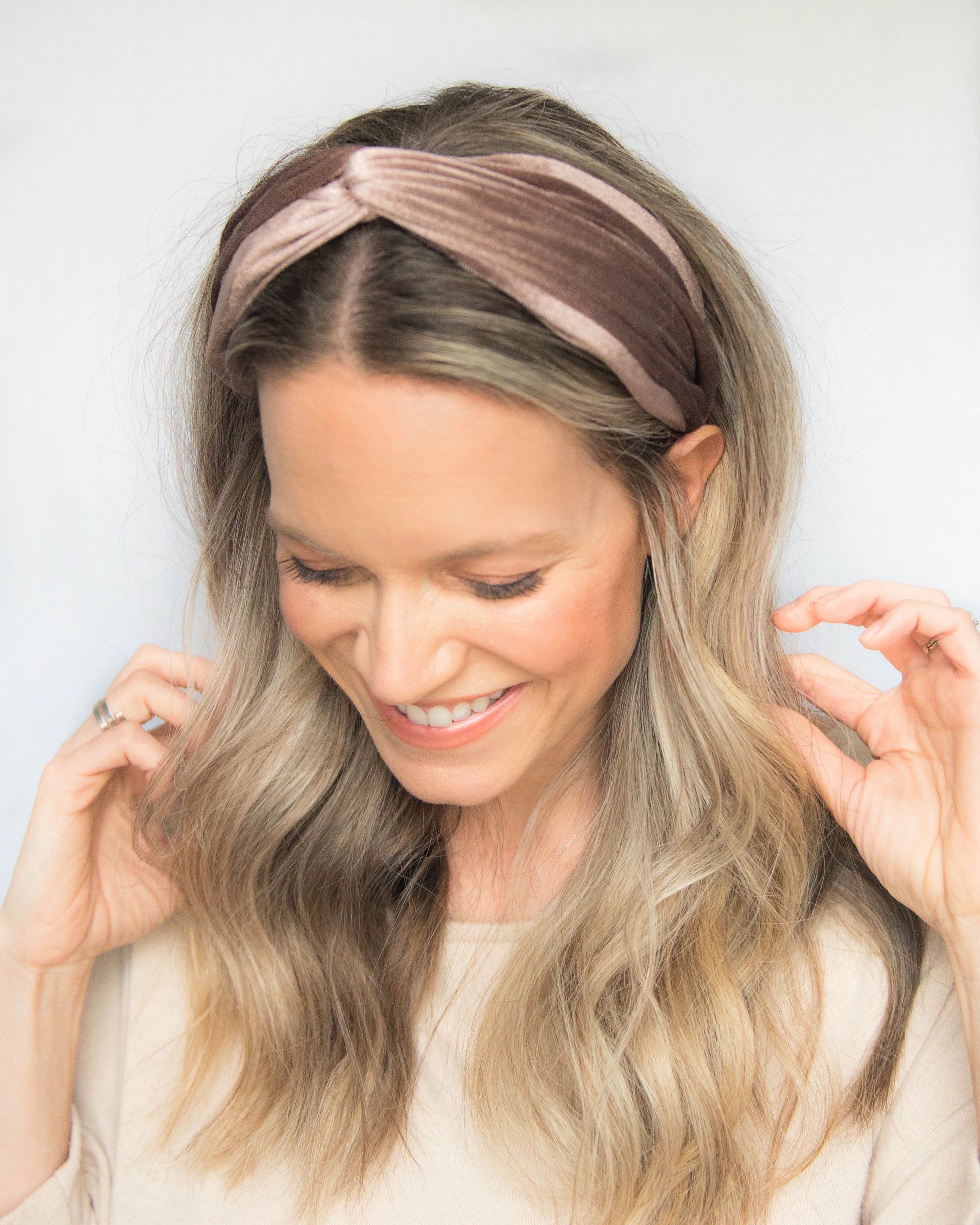 How To Wear A Headband: Effortless Hairstyles For Everyday - Lulus.com  Fashion Blog