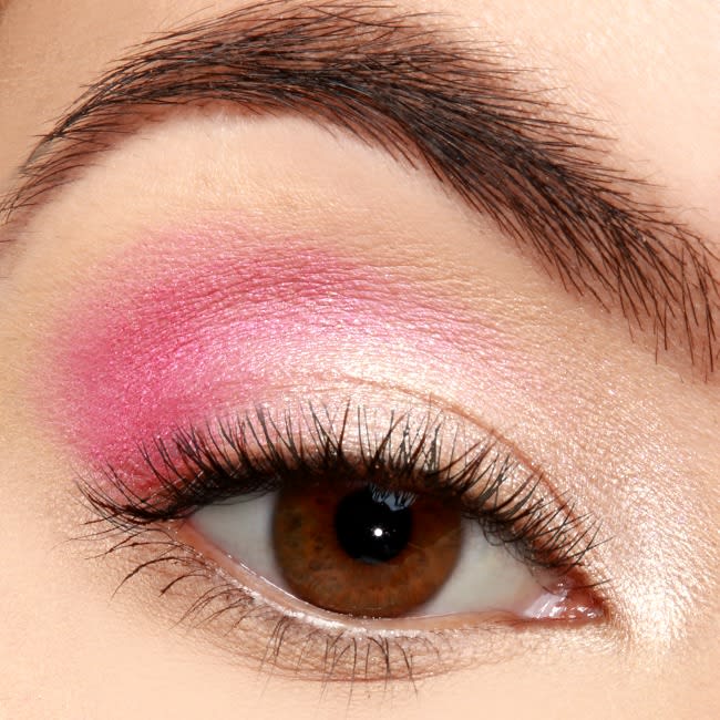 Lulus How-To: Pretty Pink Eyeshadow Tutorial - Lulus.com Fashion Blog