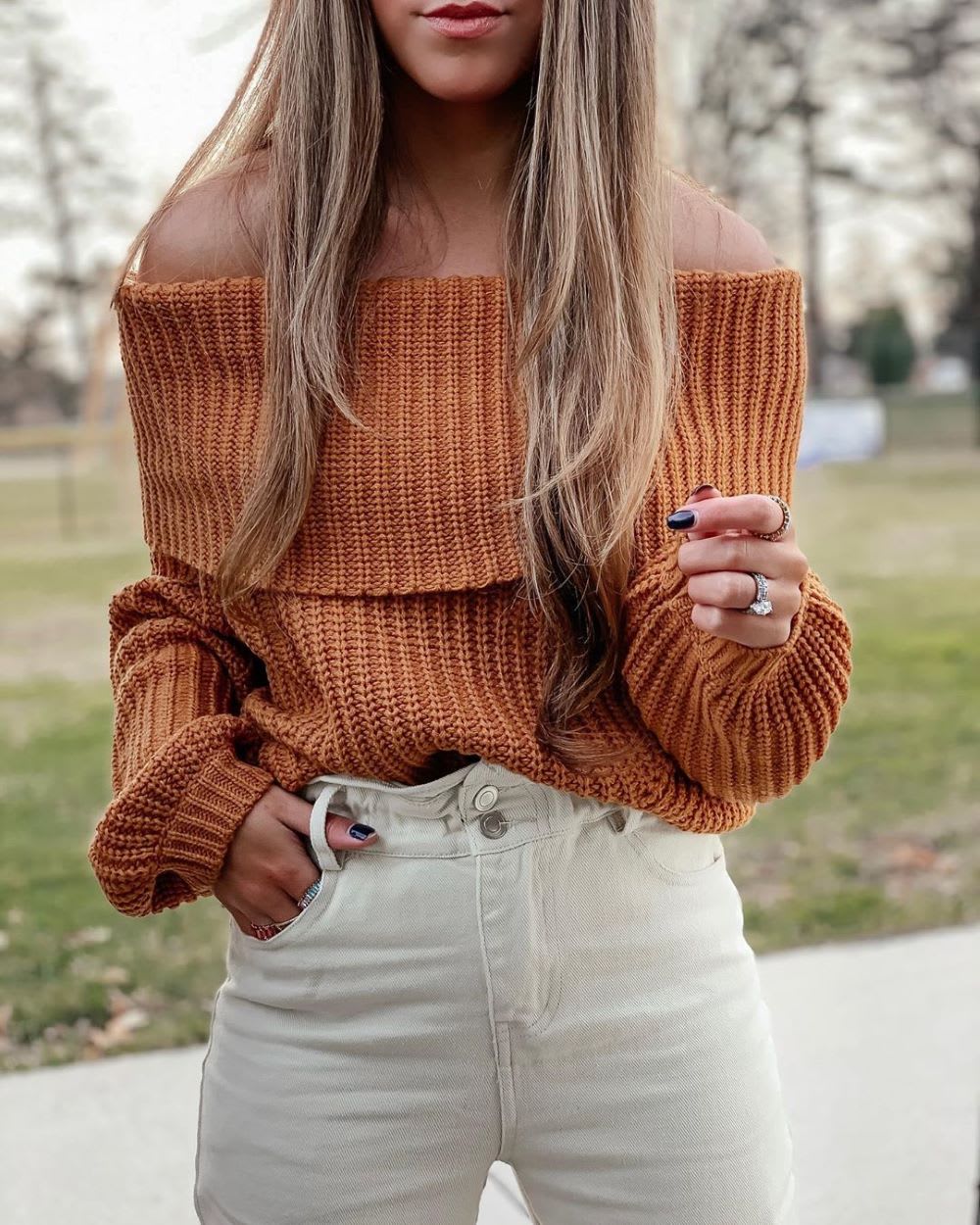 13 Sweater Outfits to Copy This Cozy Season - Lulus.com Fashion Blog