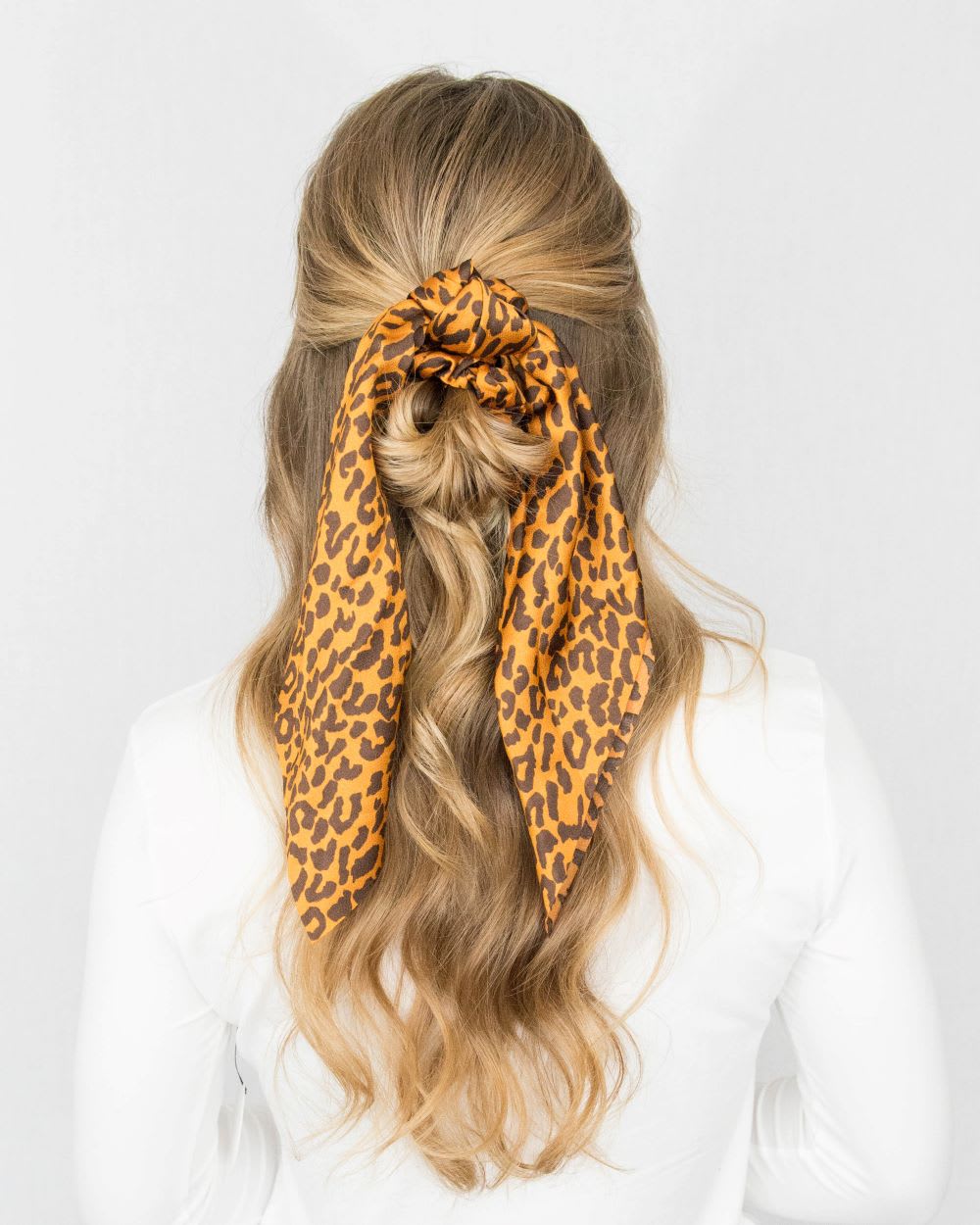 3 Ways to Tie Your Hair with a Bandana — juliahurst.com