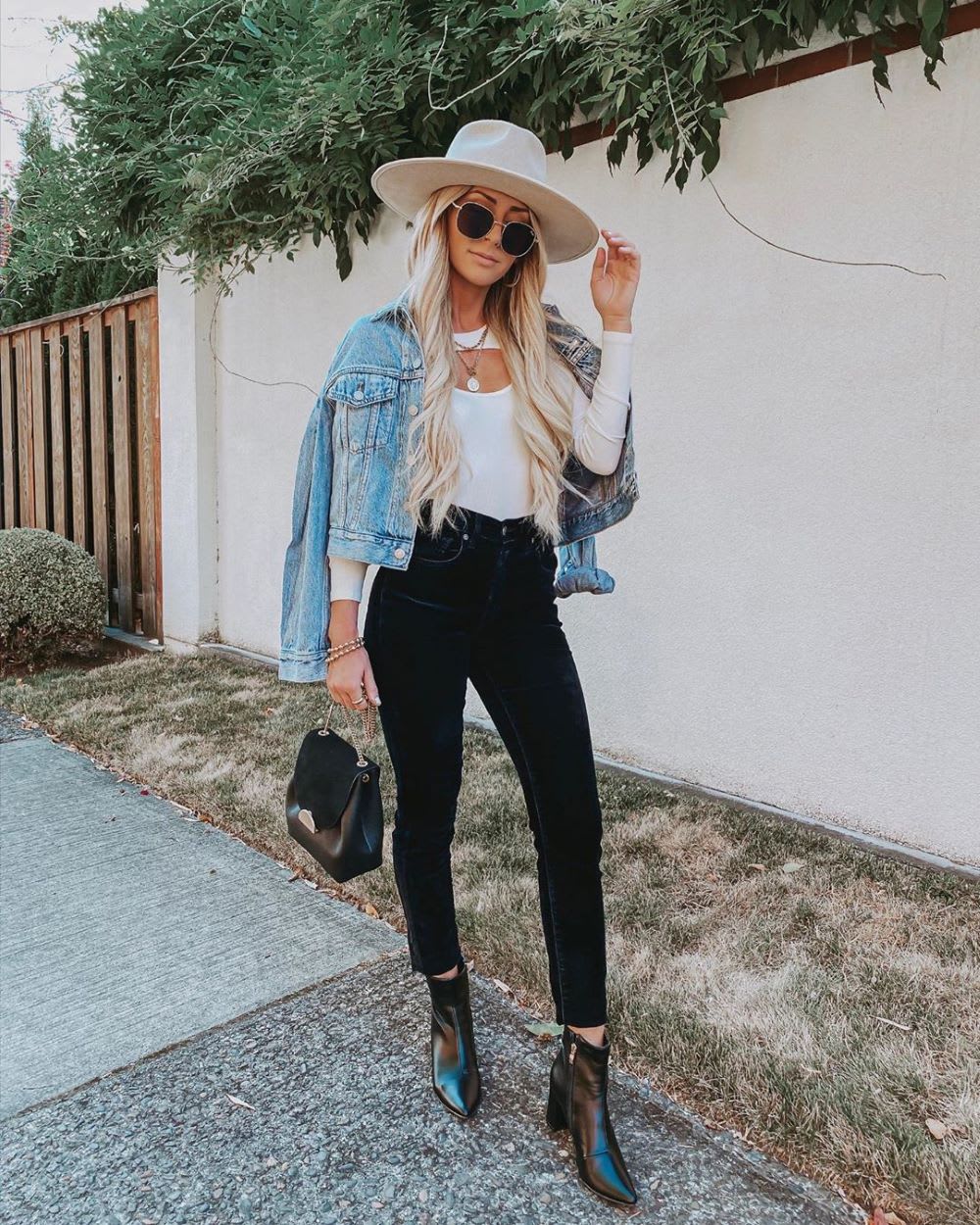 How To Wear A Denim Jacket: 7 Outfit Ideas To Try This Season - Lulus.com  Fashion Blog