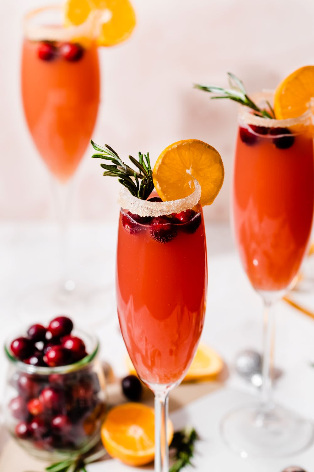 https://www.lulus.com/blog/wp-content/uploads/2022/12/lulus-cranberry-orange-mimosa2.jpg