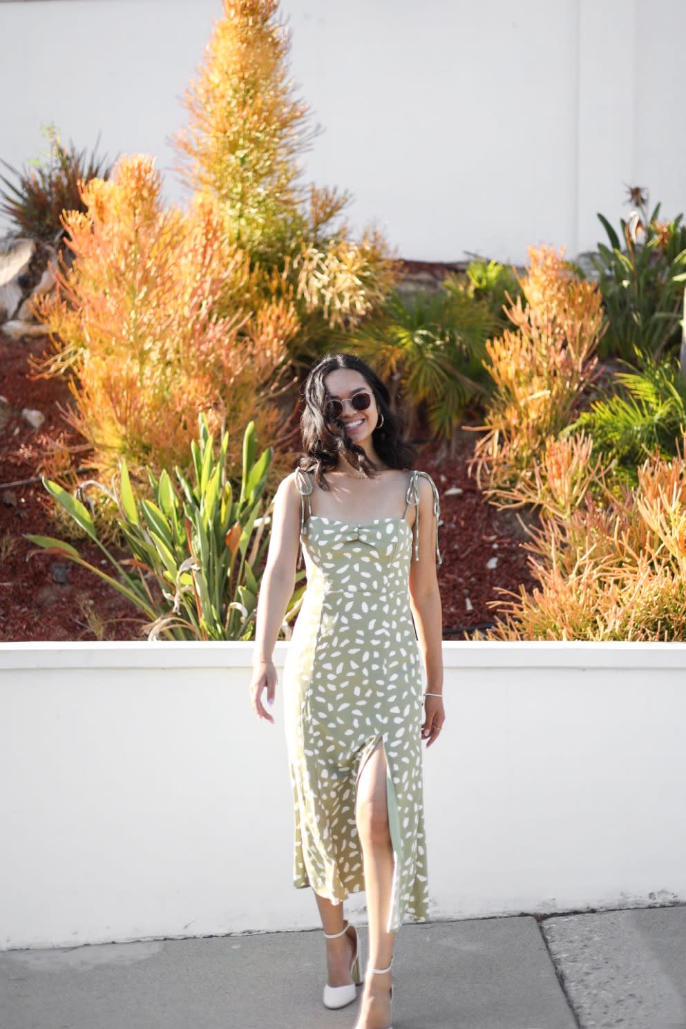 Beach Dresses For Wedding Guests: 13 Stylish Looks To Copy - Lulus.com  Fashion Blog