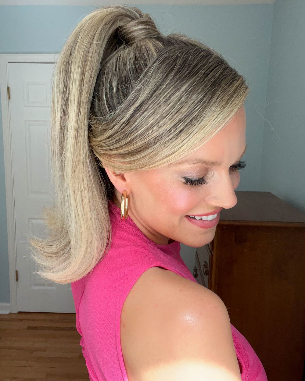 How To Do A Barbiecore Ponytail With Swoop - Lulus.com Fashion Blog