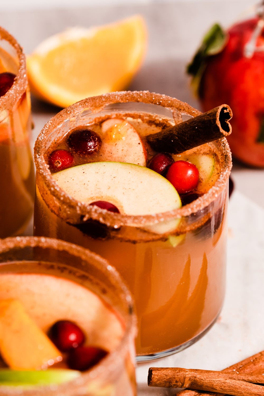 https://www.lulus.com/blog/wp-content/uploads/2023/11/lulus-apple-cider-thanksgiving-punch-7814.jpg