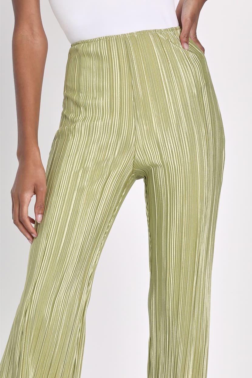 Green Pleated High-Waisted Flare Pants | Womens | Large (Available in M) | 100% Polyester | Lulus