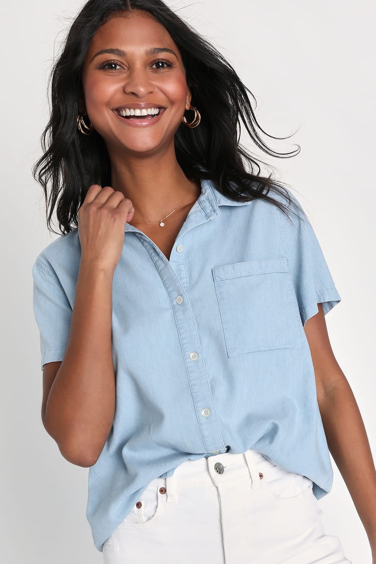 Light Wash Chambray Top - Short Sleeve Button-Up - Chambray Shirt - Lulus
