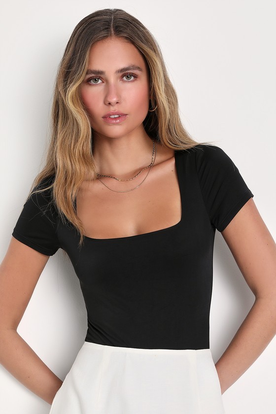 PAXTON SQUARE NECK SEAMLESS SHORT SLEEVE BODYSUIT IN BLACK