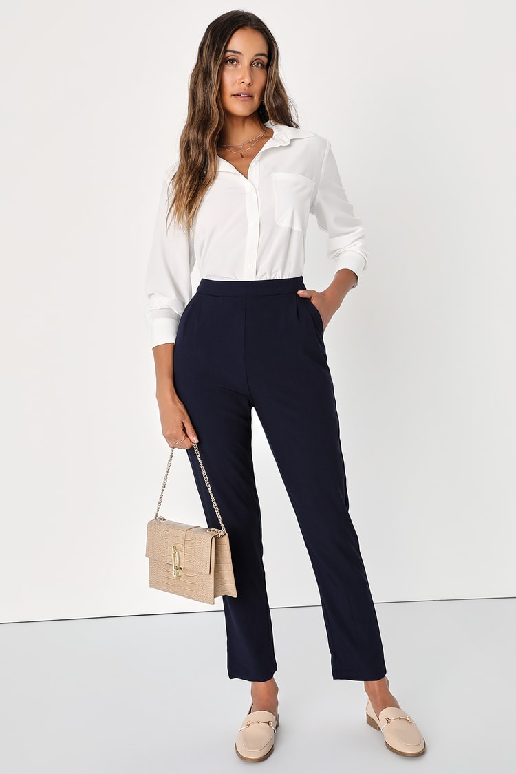 What to Wear with Navy Pants Women