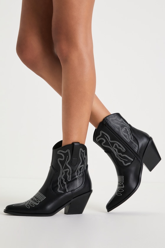 Pointed western store ankle boots