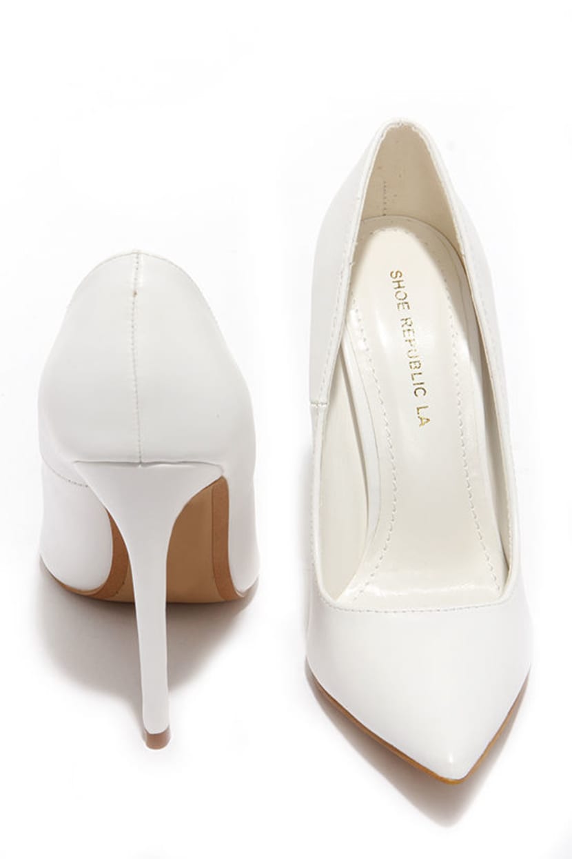White Pointed-Toe Pumps | Womens | 5.5 (Available in 7, 6.5, 6) | Lulus