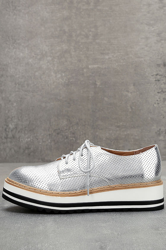 Steve madden vassar cheap silver platform sneakers