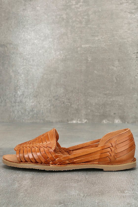 sbicca huarache sandals
