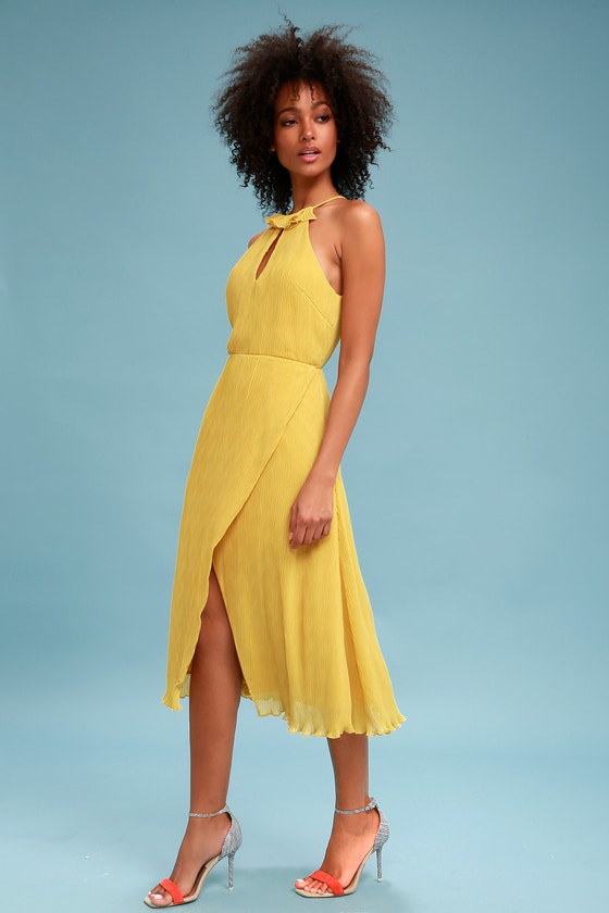 yellow pleated dress