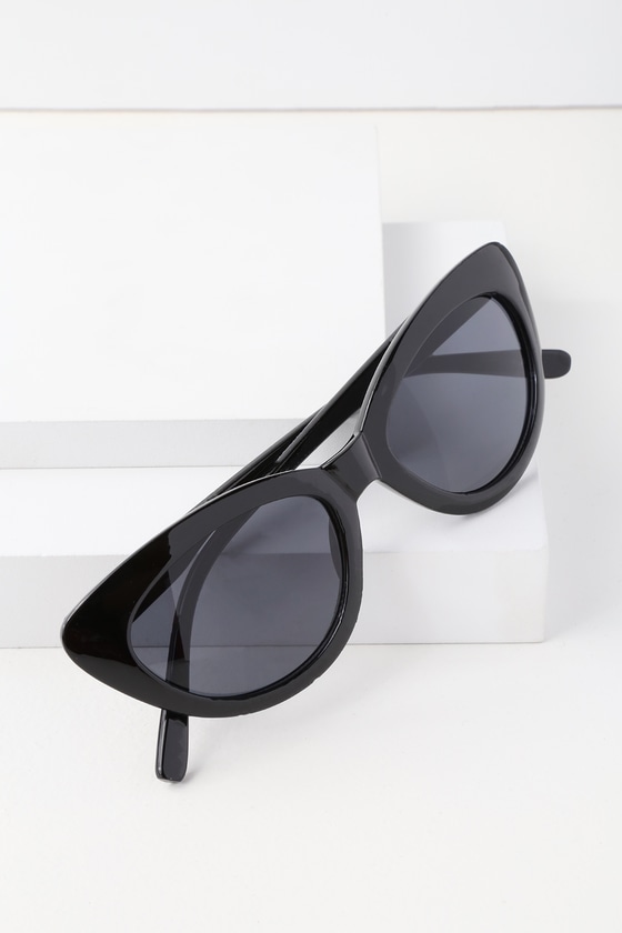 Trendy Black Sunglasses - Cat-Eye Sunglasses - Lulus