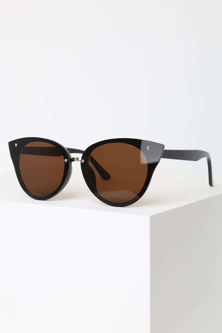 Chic Black Sunglasses - Oversized Sunglasses - Cat-Eye Sunnies - Lulus