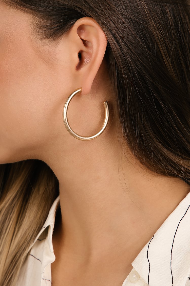 Chic Brushed Gold Hoop Earrings - Gold Earrings - Gold Hoops - Lulus