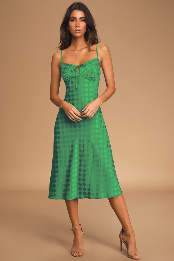 Amazon.com: Women's Plus Size Polka Dot Dress Casual V Neck Short Sleeve  Maxi Dress A-Line Pleated Hem Swing Midi Sun Dress Green XL : Sports &  Outdoors