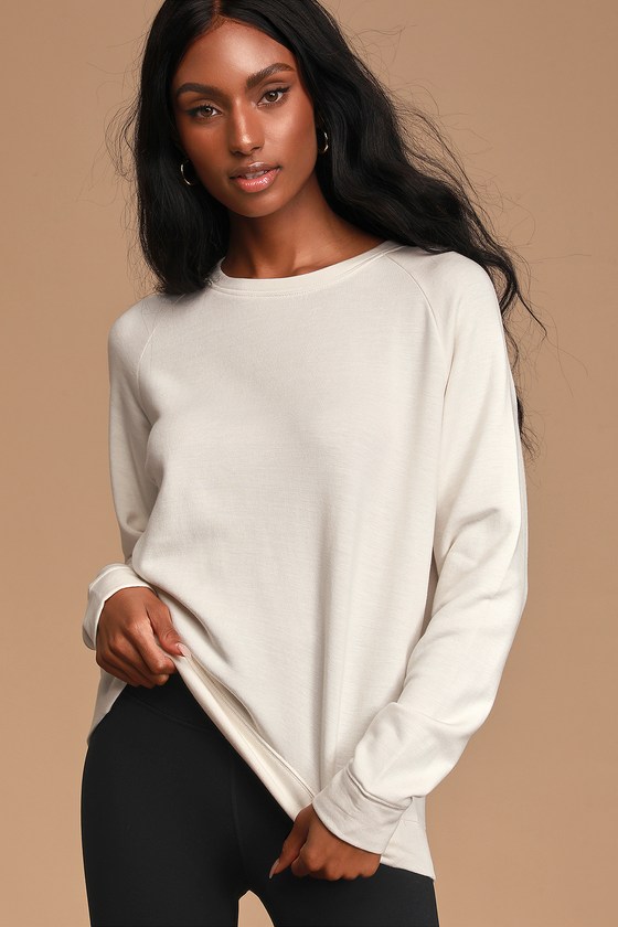 Oversized cream sweatshirt hotsell