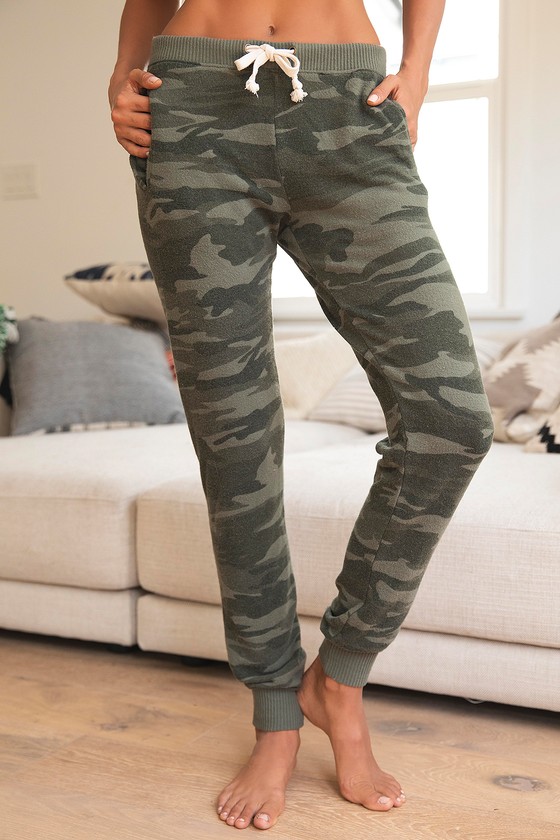 camo print high rise drawstring joggers