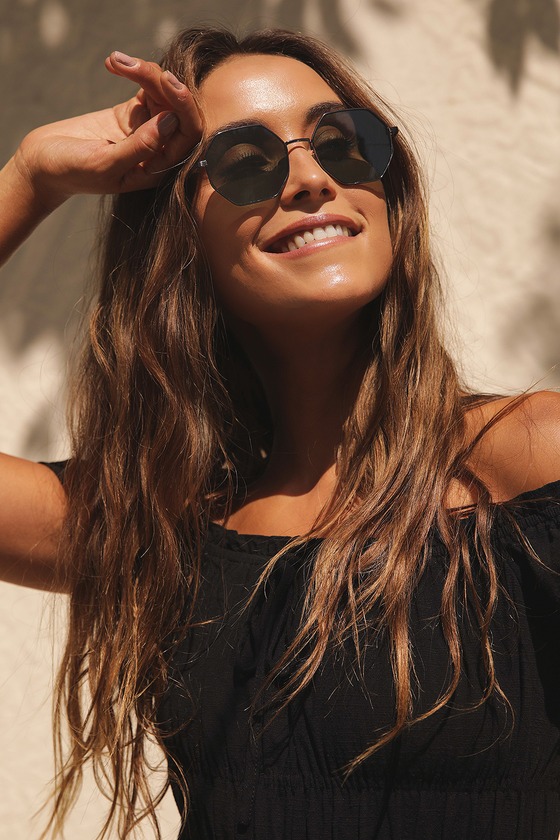 Hexagonal deals black sunglasses