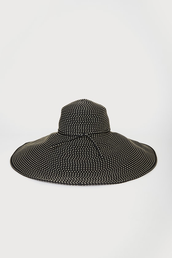 black packable sun hat